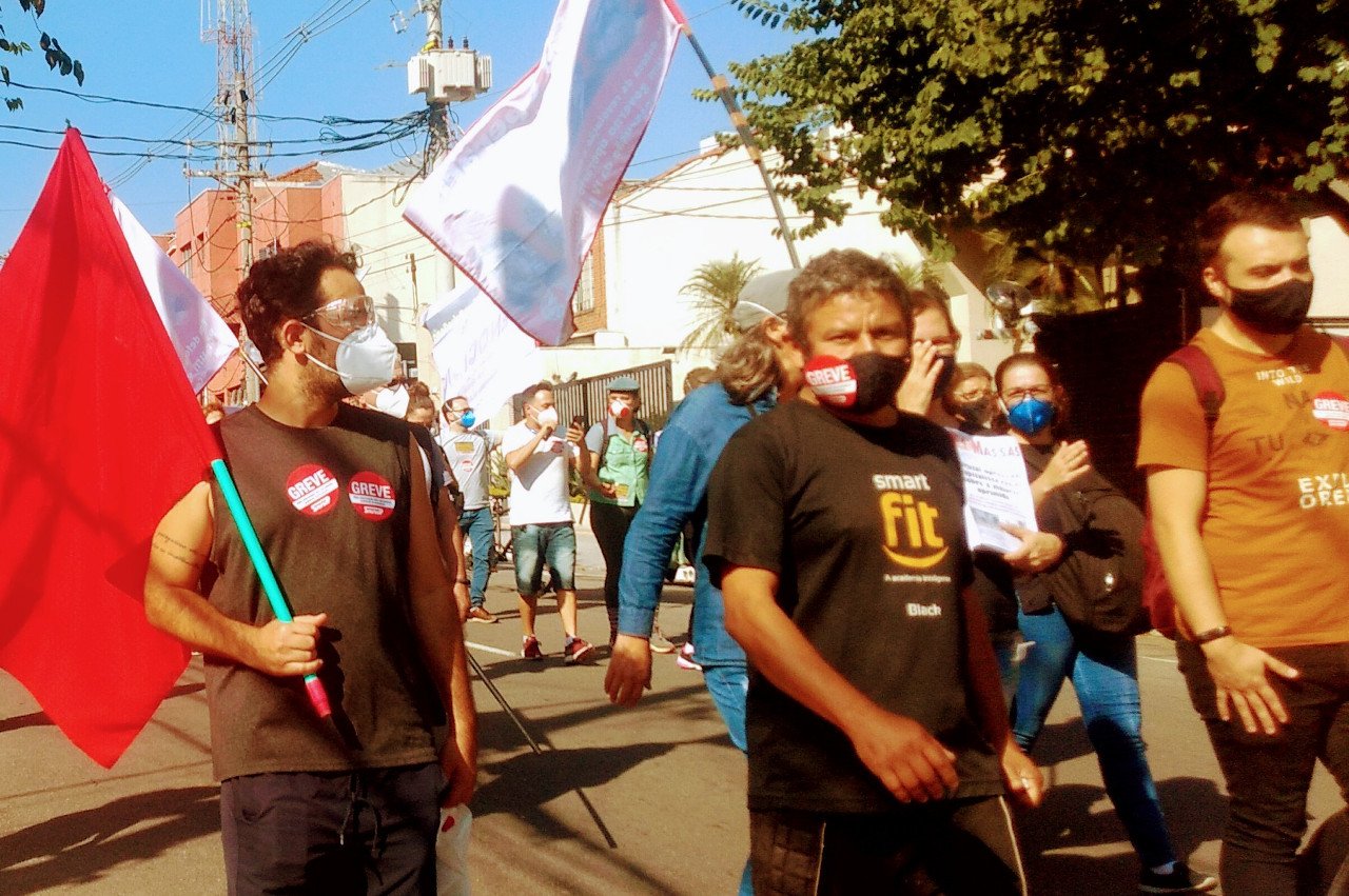 Arnaldo Lopes na Caminhada da Greve pela Vida
