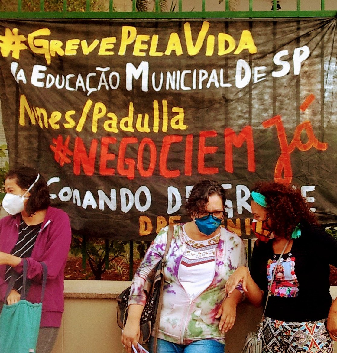 Greve pela Vida em Manifestação em frente da SME